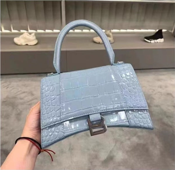 https://cbu01.alicdn.com/img/ibank/O1CN01HP7TJG2IzZ1RFtpW5_!!2219103369357-0-cib.jpg